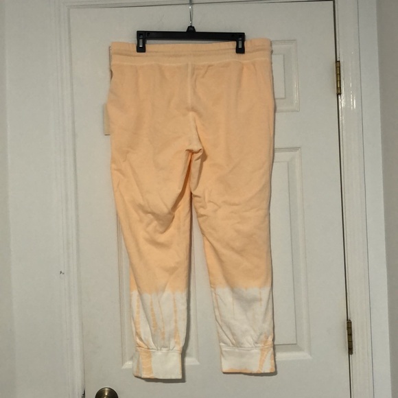 Universal Thread Sweats - Picture 2 of 6